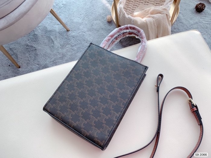 2020SS新作 Celine セリーヌ レディースショルダーバッグスーパーコピー