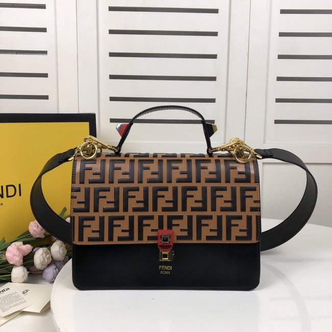 2020SS新作 FENDI フェンディ レディース ショルダーバック スーパーコピー