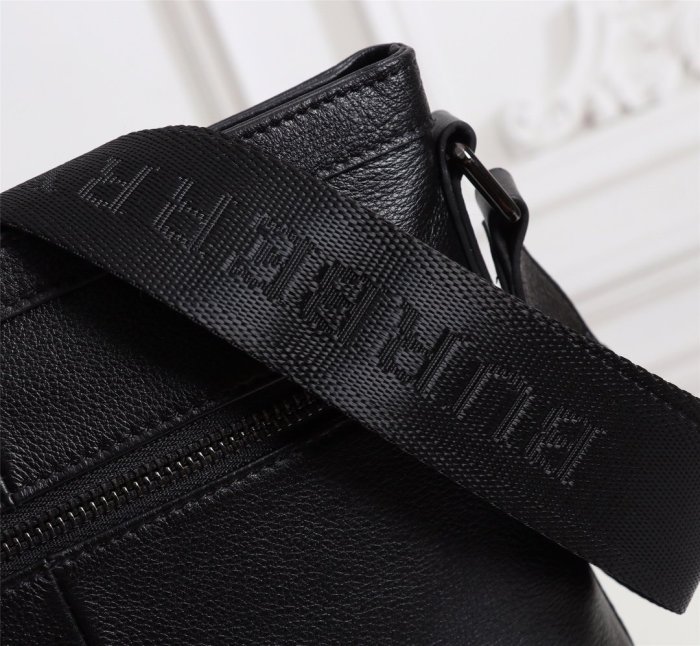 2020SS新作 Burberry バーバリー メンズ ショルダーバック スーパーコピー