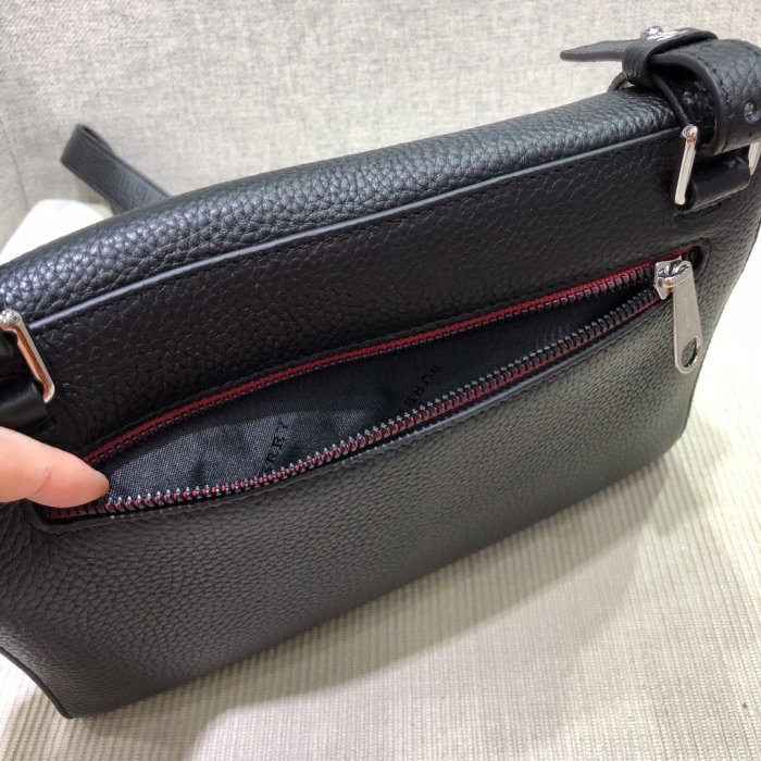 2020SS新作 Burberry バーバリー メンズ ショルダーバック スーパーコピー