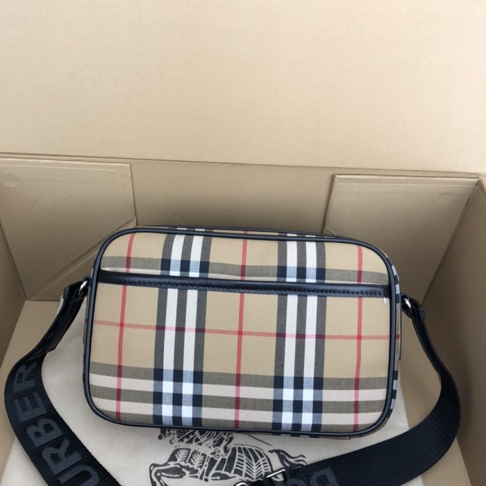 2020SS新作 Burberry バーバリー メンズ ショルダーバック スーパーコピー