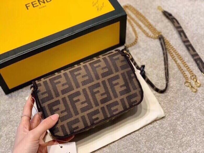 2020SS新作 FENDI フェンディ レディース ショルダーバック スーパーコピー