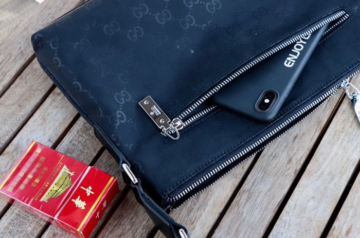 2020SS新作 Gucci グッチ メンズ ショルダーバックスーパーコピー