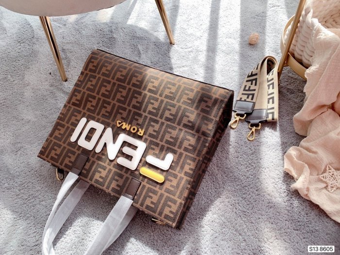 2020SS新作 FENDI フェンディ レディース ハンドバックスーパーコピー