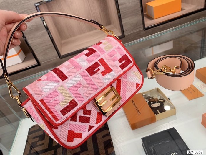 202103SS新作 FENDI フェンディ レディースショルダーバックスーパーコピー