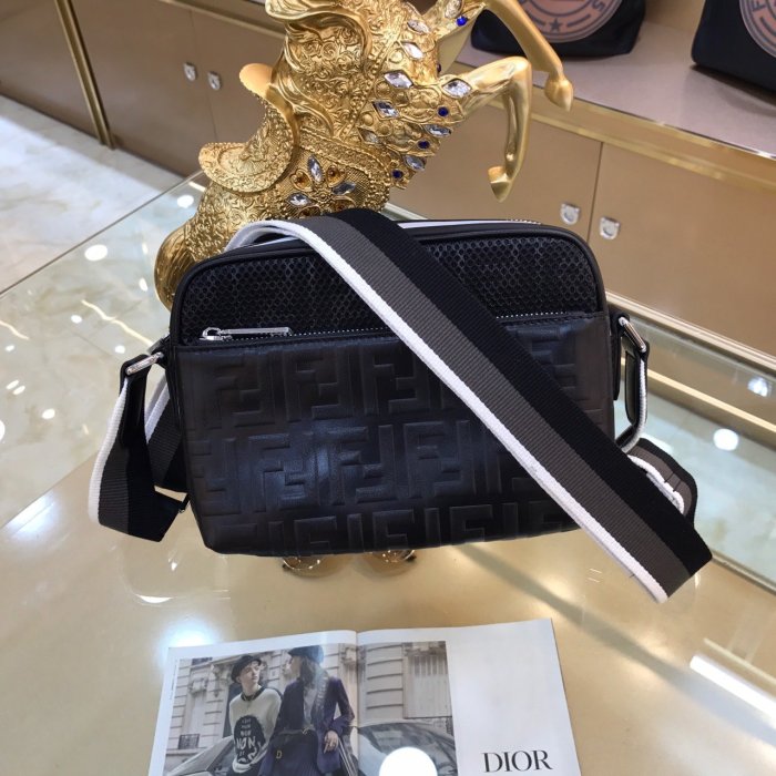 2020SS新作 FENDI フェンディ ショルダーバック スーパーコピー