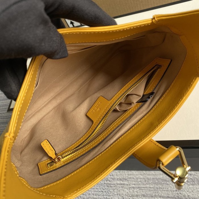 2021SS新作Gucci グッチ レディースショルダーバッグスーパーコピー