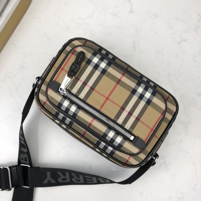 2020SS新作 Burberry バーバリー メンズ ショルダーバック スーパーコピー