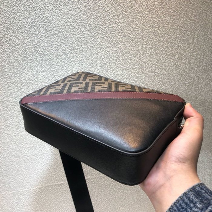 2021SS新作 FENDI フェンディ ショルダーバック スーパーコピー