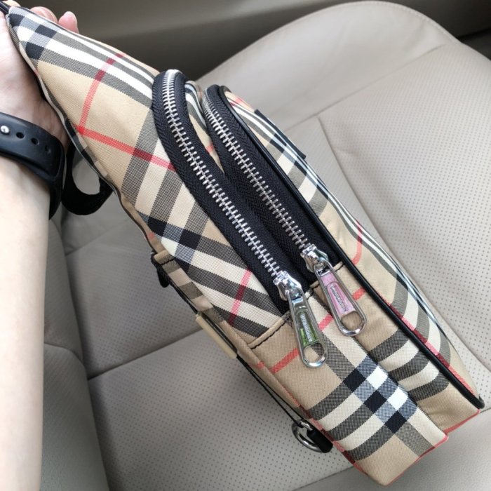 2020SS新作 Burberry バーバリー メンズ ショルダーバック スーパーコピー