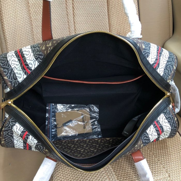 2020SS新作 Burberry バーバリー メンズ ショルダーバック スーパーコピー