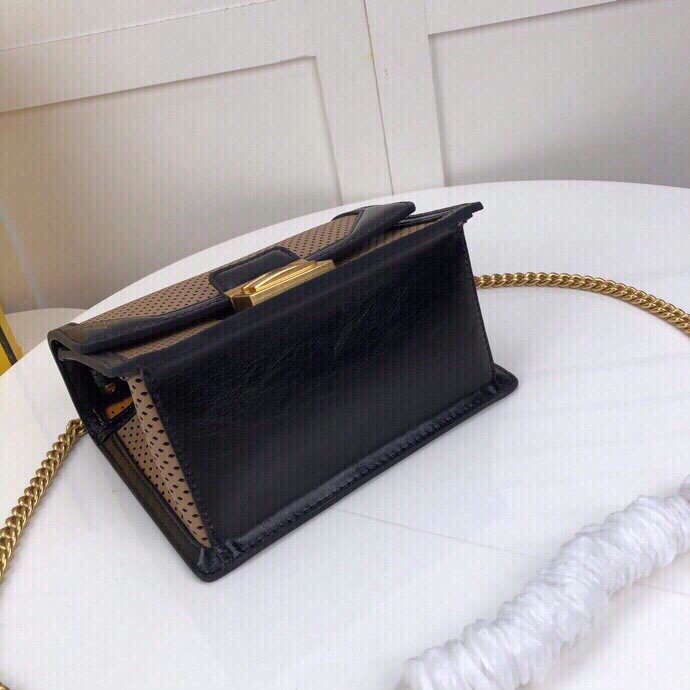 2020SS新作 FENDI フェンディ レディース ショルダーバック スーパーコピー