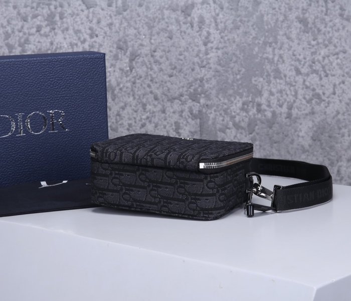 2020SS新作 Dior ディオール メンズ ショルダーバック スーパーコピー