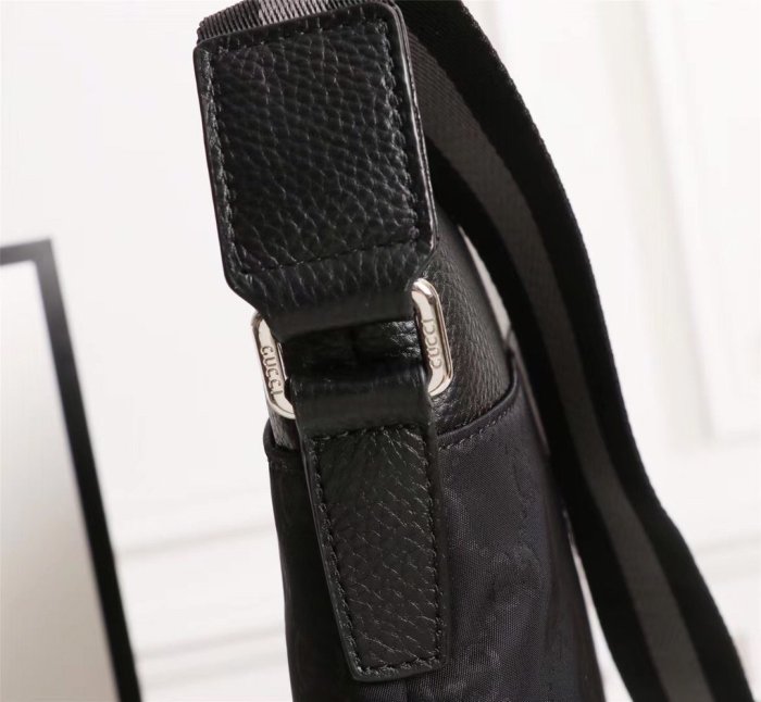 202103SS新作 Gucci グッチ メンズ ショルダーバックスーパーコピー