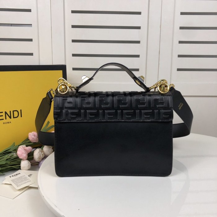 2020SS新作 FENDI フェンディ レディース ショルダーバック スーパーコピー