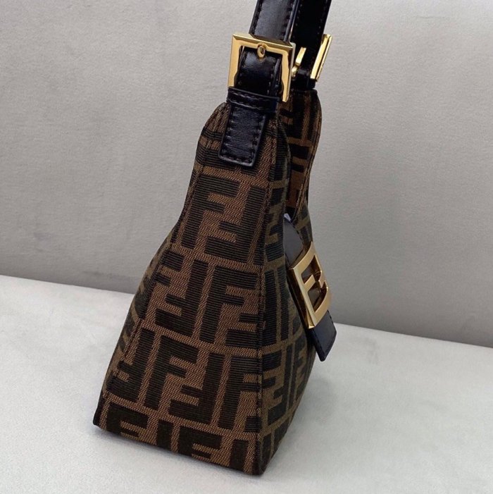 202103SS新作 FENDI フェンディ レディースショルダーバックスーパーコピー