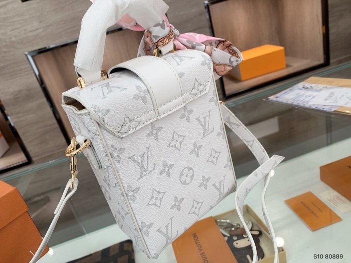 202103SS新作Gucci グッチ レディースショルダーバッグスーパーコピー