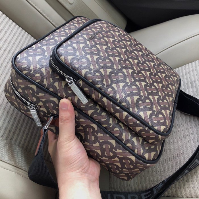 2020SS新作 Burberry バーバリー メンズ ショルダーバック スーパーコピー
