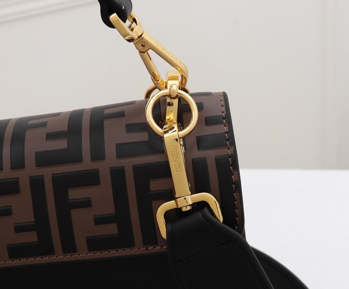202103SS新作 FENDI フェンディ レディースショルダーバックスーパーコピー