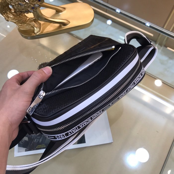 2020SS新作 FENDI フェンディ ショルダーバッグ スーパーコピー