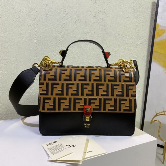 2020SS新作 FENDI フェンディ レディース ショルダーバック スーパーコピー