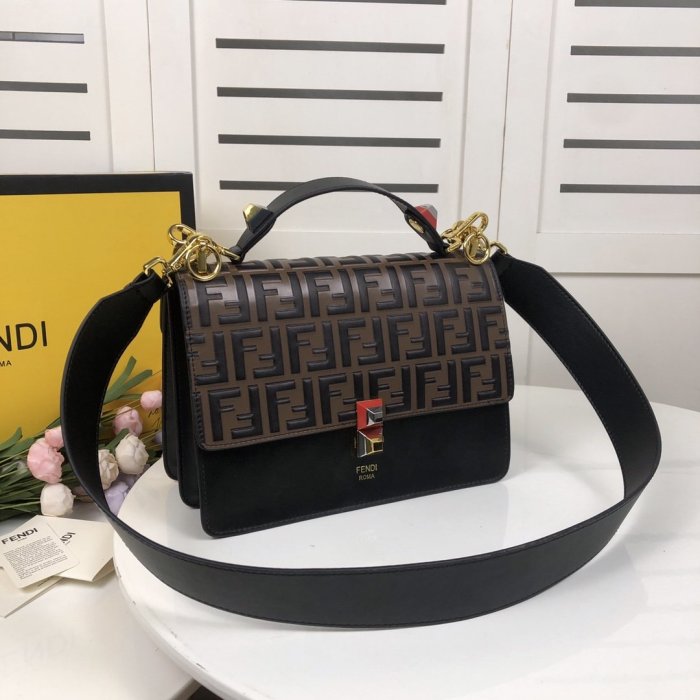 2020SS新作 FENDI フェンディ レディース ショルダーバック スーパーコピー