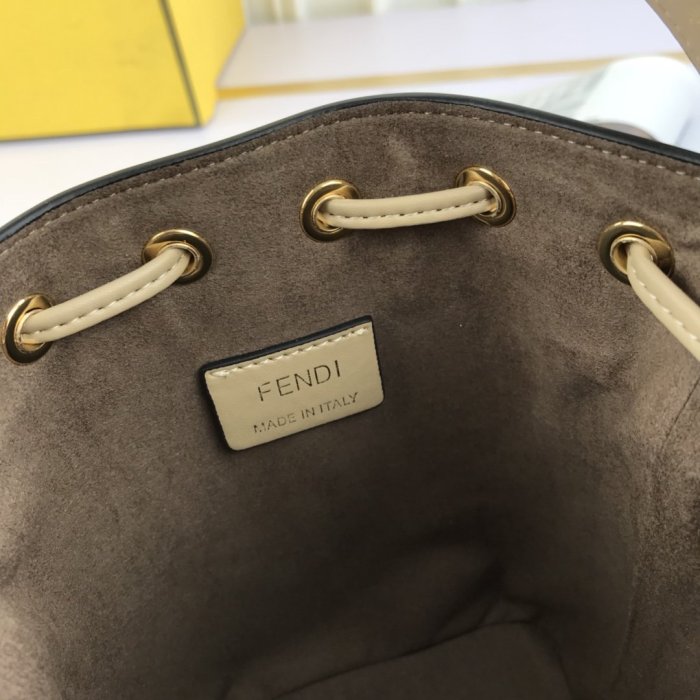 2020SS新作 FENDI フェンディ レディース ショルダーバック スーパーコピー