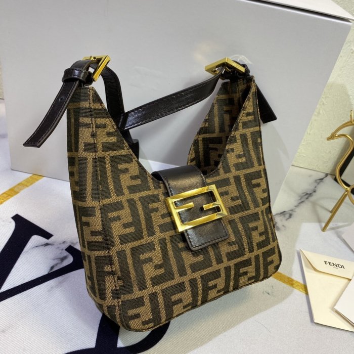 2020SS新作 FENDI フェンディ レディース ショルダーバック スーパーコピー