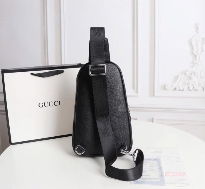 202105SS新作Gucci グッチ メンズ ショルダーバックスーパーコピー