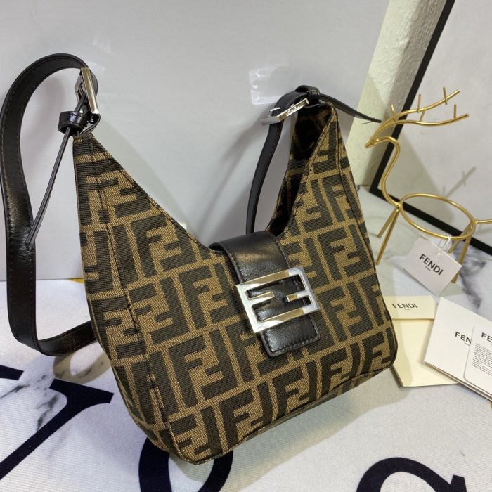 2020SS新作 FENDI フェンディ レディース ショルダーバック スーパーコピー