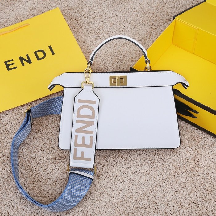 2021SS新作 FENDI フェンディ レディースショルダーバックスーパーコピー