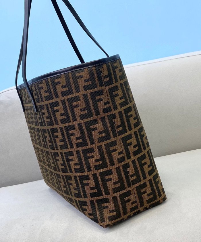 202103SS新作 FENDI フェンディ レディースショルダーバックスーパーコピー