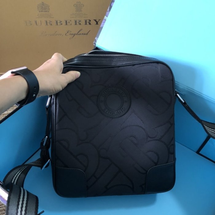 2021SS新作 Burberry バーバリー メンズ ショルダーバック スーパーコピー