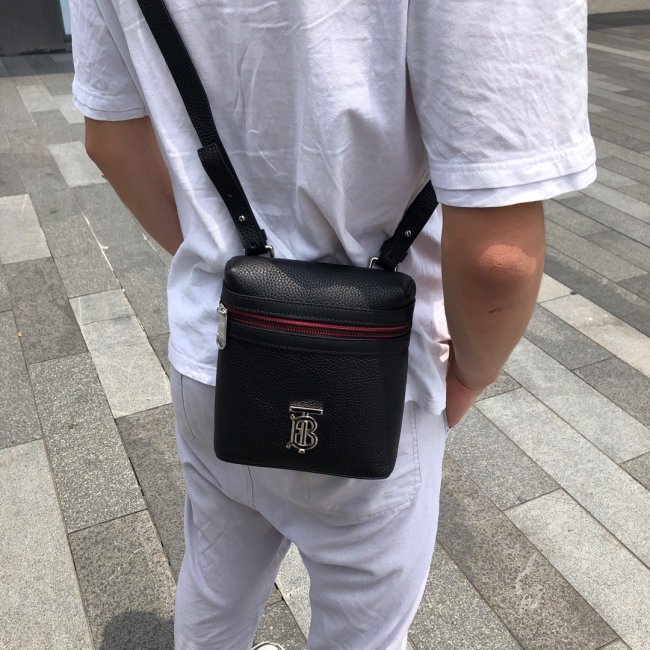 2020SS新作 Burberry バーバリー メンズ ショルダーバック スーパーコピー