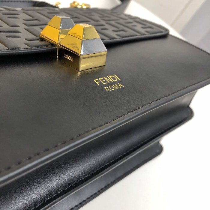 2020SS新作 FENDI フェンディ レディース ショルダーバック スーパーコピー