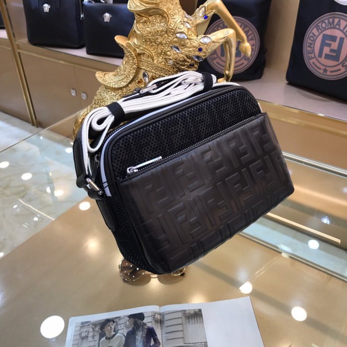 2020SS新作 FENDI フェンディ ショルダーバック スーパーコピー