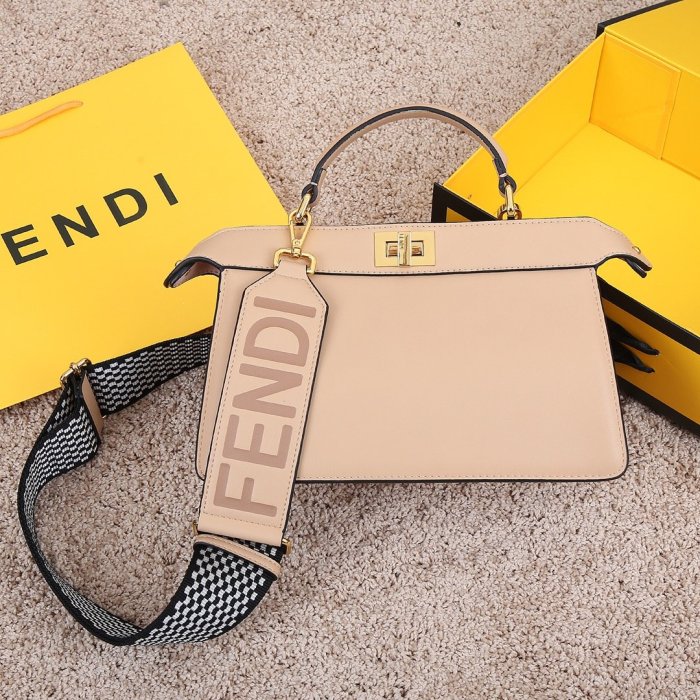 2021SS新作 FENDI フェンディ レディースショルダーバックスーパーコピー