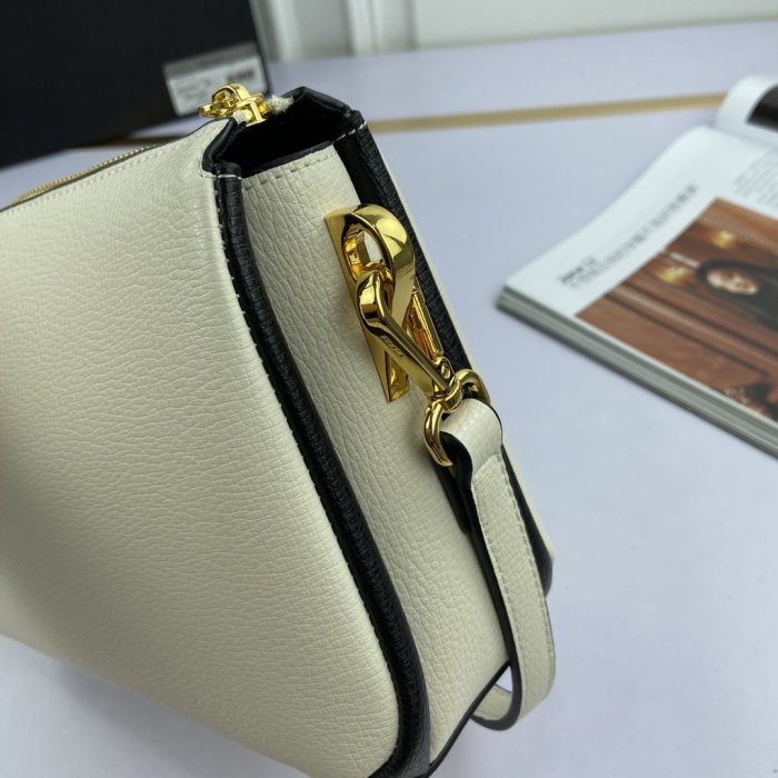 2021SS新作 Prada プラダ レディース ショルダーバックスーパーコピー