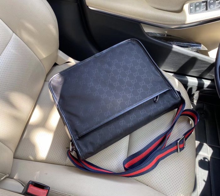2020SS新作 Gucci グッチ メンズ ショルダーバックスーパーコピー