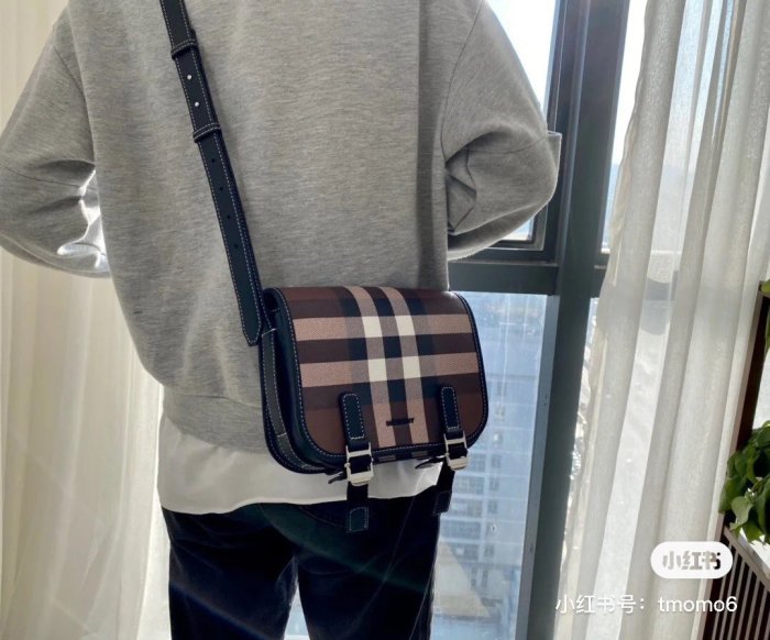 2021SS新作 Burberry バーバリー メンズ ショルダーバック スーパーコピー