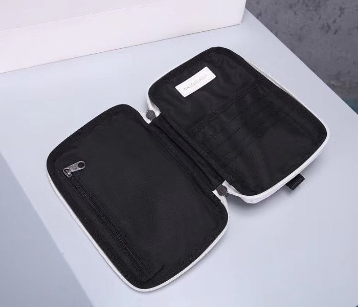 2020SS新作 Balenciaga バレンシアガ メンズ ショルダーバック スーパーコピー