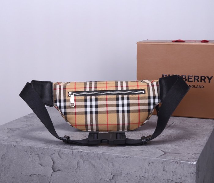 202103SS新作 Burberry バーバリー メンズ ショルダーバック スーパーコピー