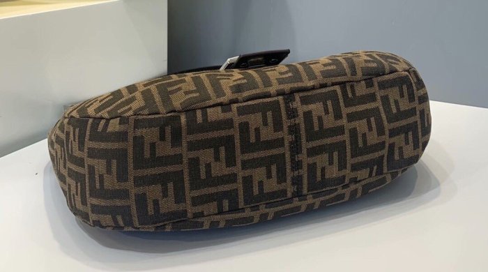 202103SS新作 FENDI フェンディ レディースショルダーバックスーパーコピー