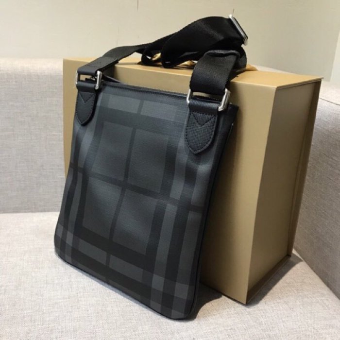 2021SS新作 Burberry バーバリー メンズ ショルダーバック スーパーコピー