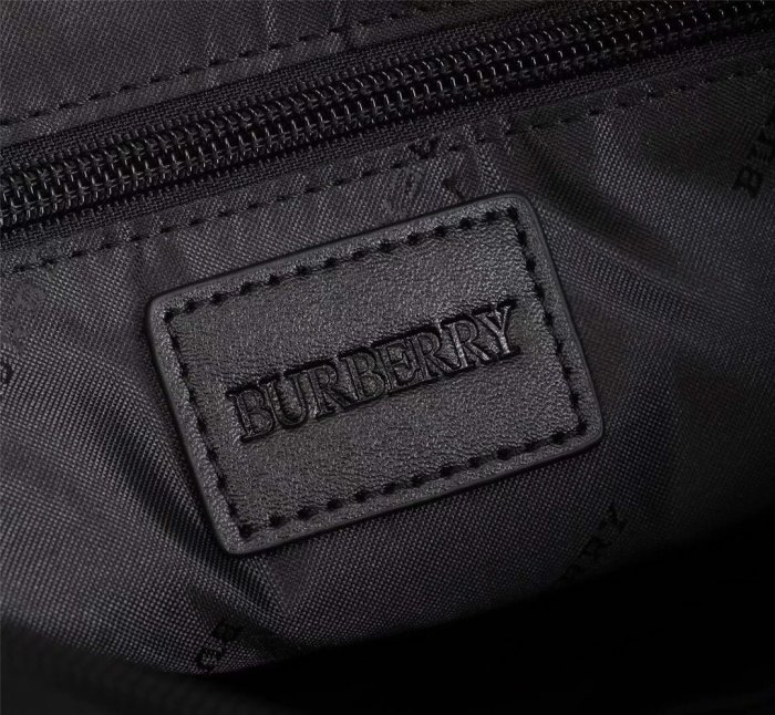 2020SS新作 Burberry バーバリー メンズ ショルダーバック スーパーコピー