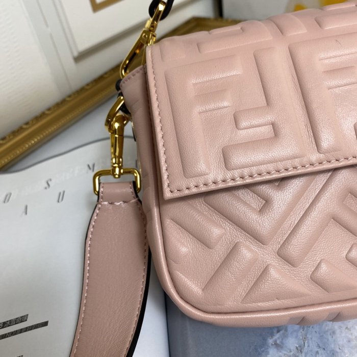2020SS新作 FENDI フェンディ レディース ショルダーバック スーパーコピー