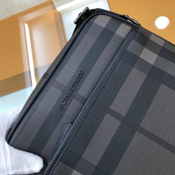 2020SS新作 Burberry バーバリー メンズ ショルダーバック スーパーコピー