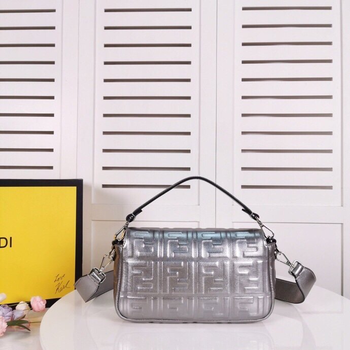2020SS新作 FENDI フェンディ レディース ショルダーバック スーパーコピー