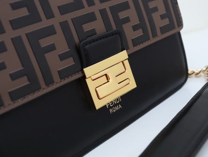 202103SS新作 FENDI フェンディ レディースショルダーバックスーパーコピー