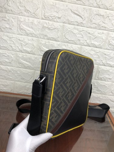 2020SS新作 FENDI フェンディ ショルダーバック スーパーコピー